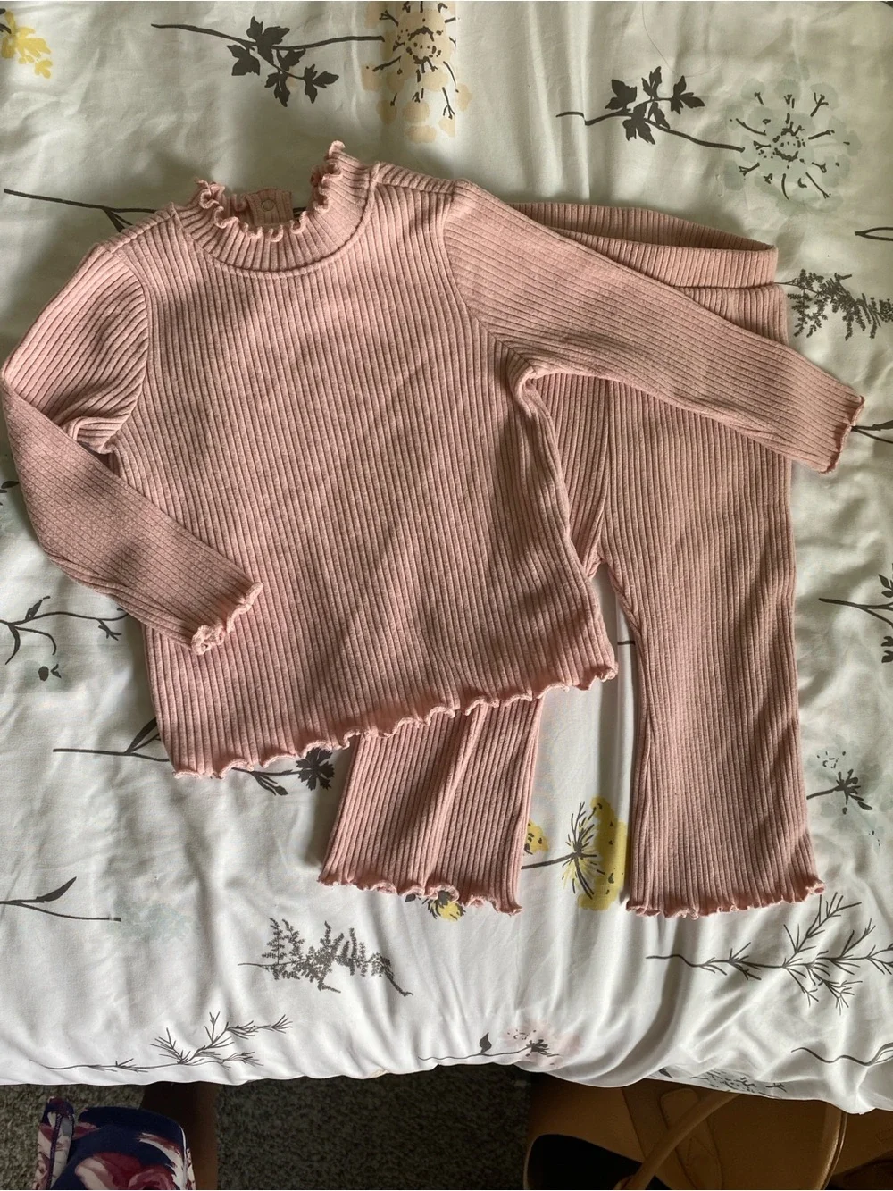 Old Navy Ribbed Blush Pink Baby Girls' Two-Piece Set with Ruffle Trim Size 6-12m
